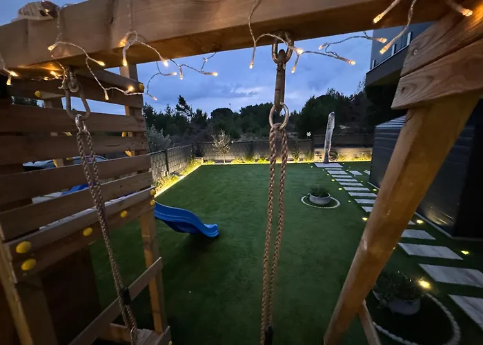 7 Kings Crib Apartment Nin