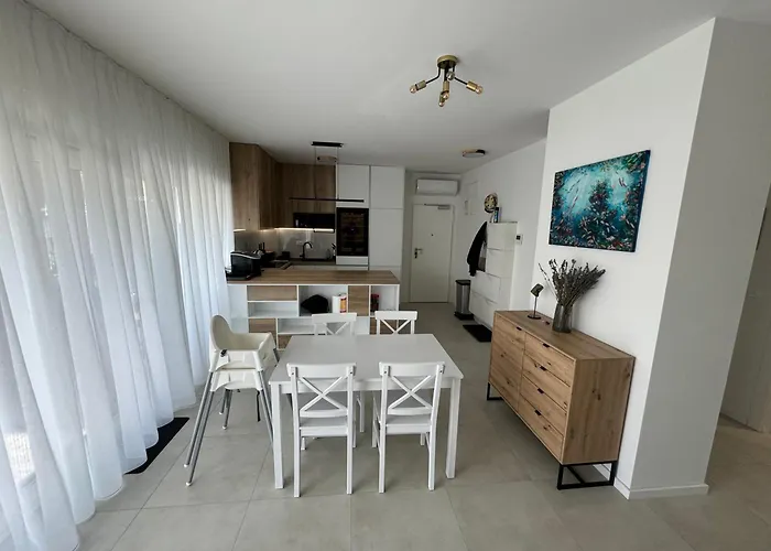 Apartment 7 Kings Crib *