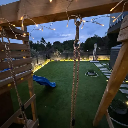 7 Kings Crib Apartment Nin