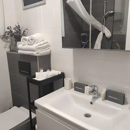 7 Kings Crib Apartment *